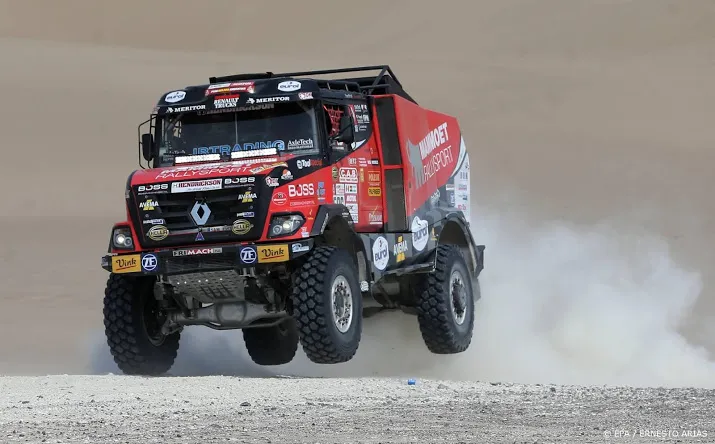 trucker van den brink valt uit in dakar
