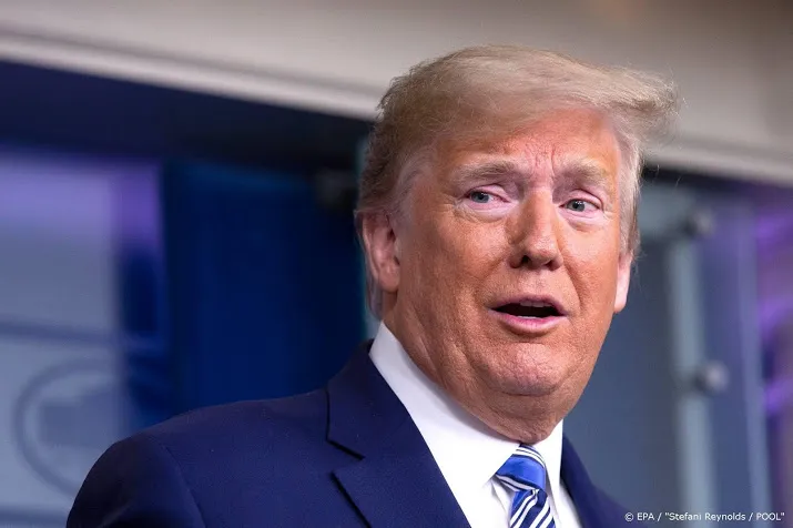 trump deal over nieuw hulpplan voor kleine bedrijven bijna rond