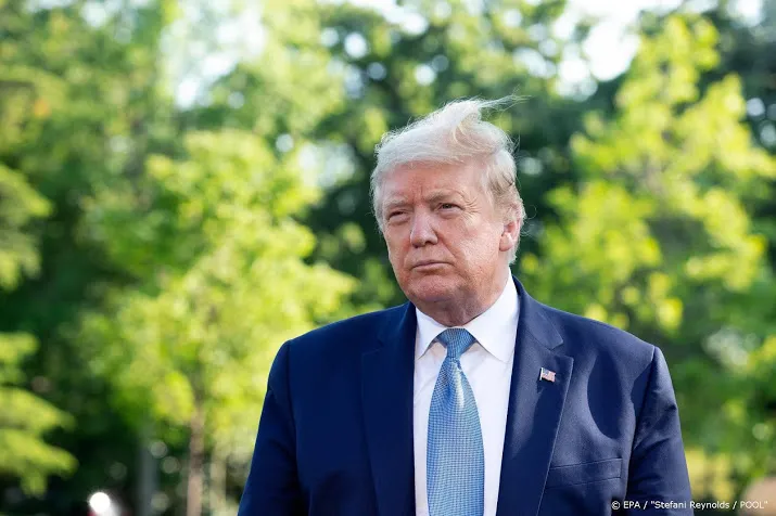 trump hint op actie tegen socialemediareuzen en google