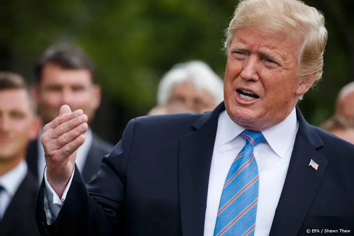 trump klaagt opnieuw over rentetarieven fed