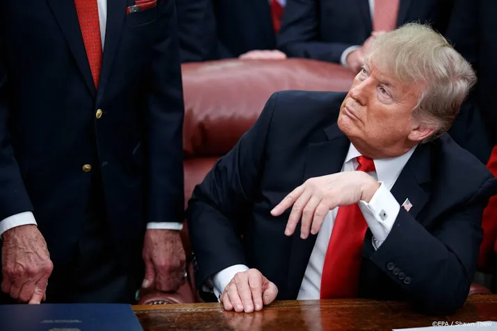 trump overweegt ontslag fed baas powell