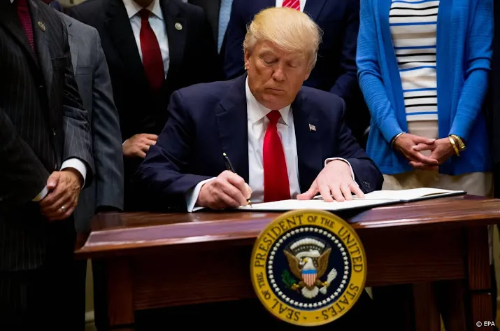 trump praat olieprijs omlaag