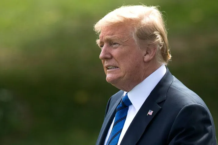 trump schorsing voor spelers die knielen