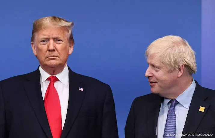 trump wel op weg naar davos johnson niet