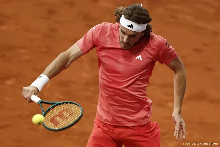 tsitsipas strandt in tweede ronde van atp toernooi madrid