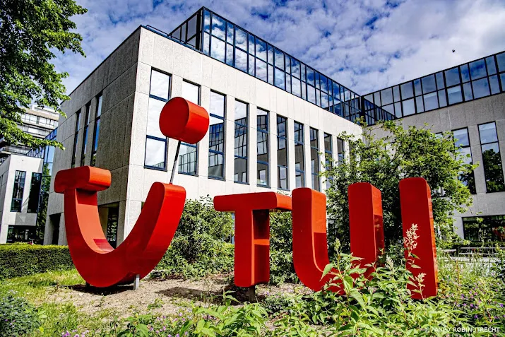 tui geeft aandelen uit om duitse overheidssteun terug te betalen