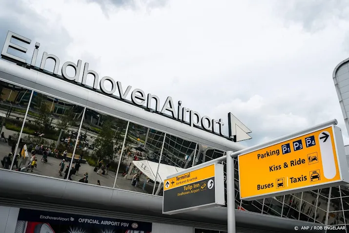 tui vliegt met lege vliegtuigen tussen eindhoven en schiphol
