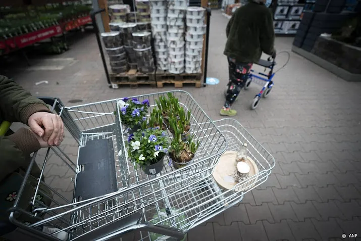 tuincentra en bouwmarkten druk met paasweekend