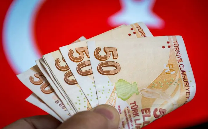 turkse lira wint iets terrein