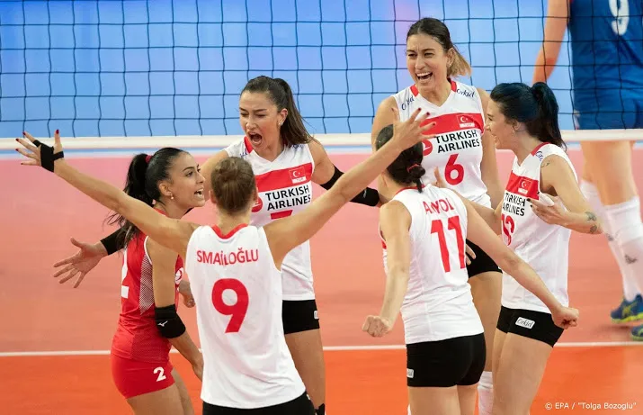 turkse volleybalsters pakken ticket voor spelen