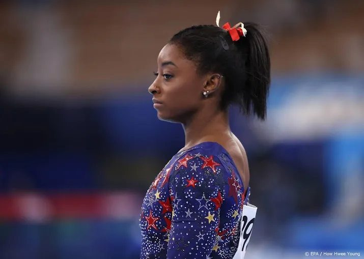 turnster biles meldt zich ook af voor onderdeel vloer op spelen