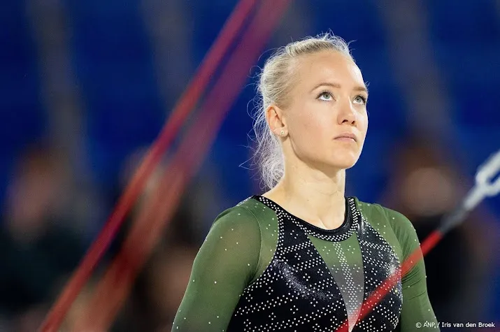 turnster lieke wevers wint tweede olympische kwalificatie