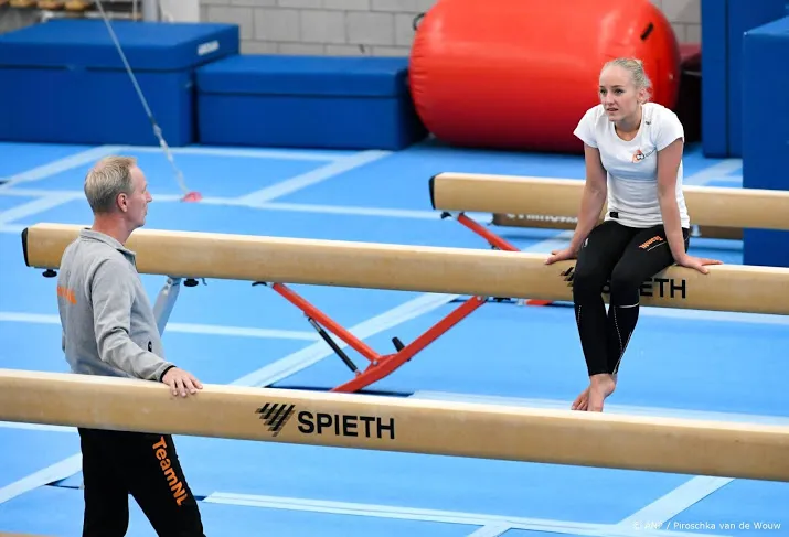 turnsters zonder eigen coaches naar spelen