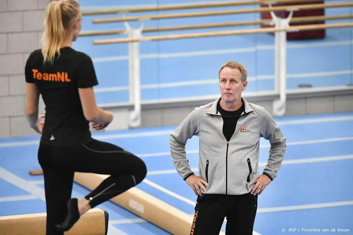 turntrainer wevers berispt door turnbond kngu