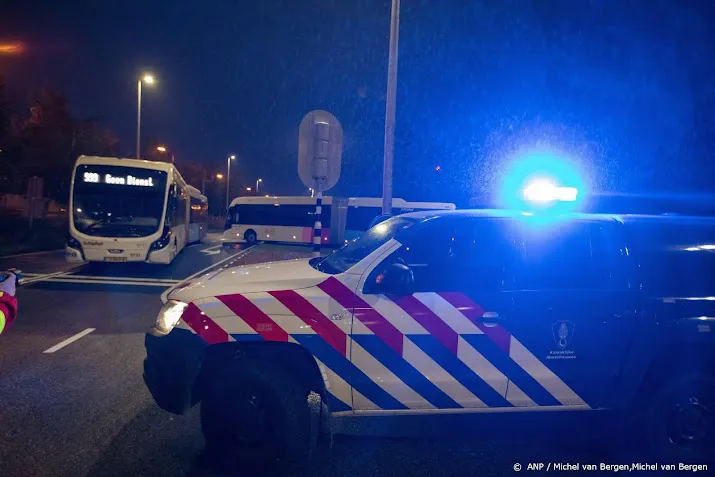 twee arrestaties bij blokkade kazerne marechaussee schiphol