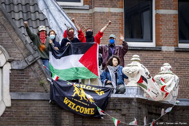 twee betogers uva die nog vastzitten zijn mannen van 22 en 33