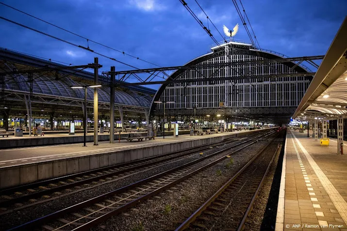 twee gewonden door schietpartij vlakbij centraal station amsterdam