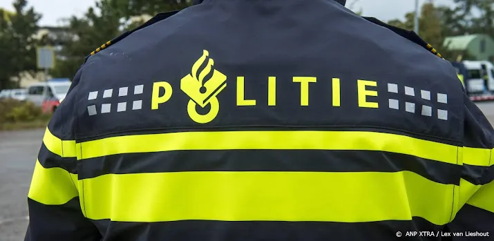 twee mannen aangehouden na vondst dode man in woning lunetten