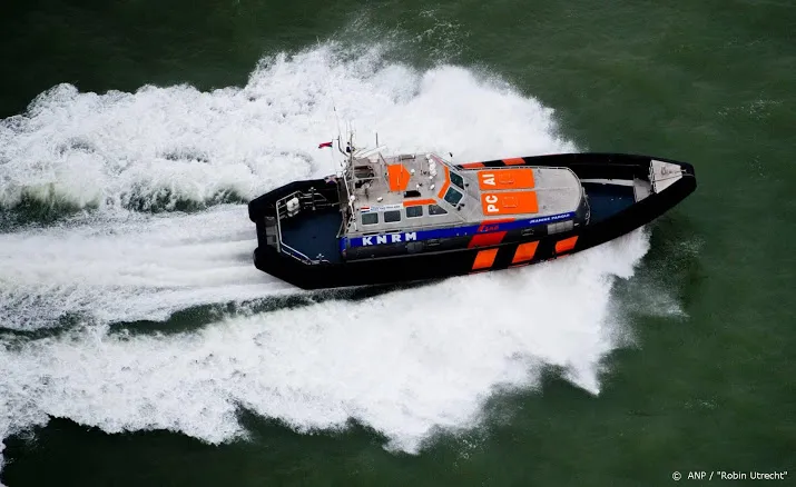 twee mensen gewond bij explosie bij boot op ketelmeer