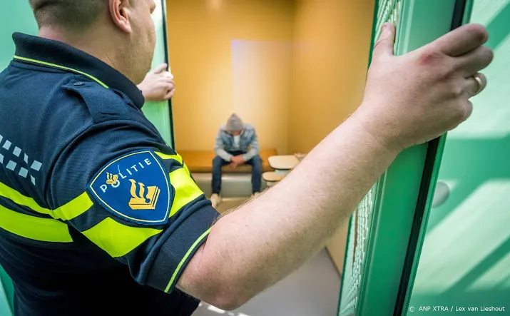 twee opgepakte jongeren in rotterdam nog vast