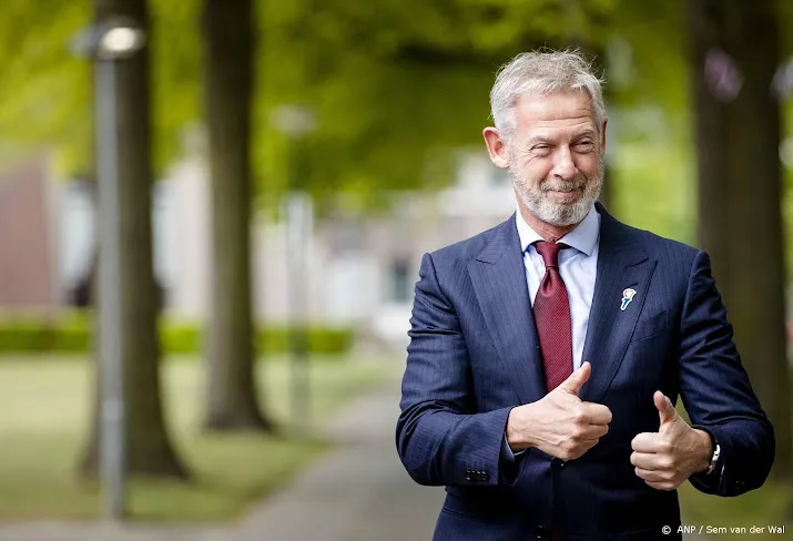 twee tegenkandidaten hoes voor voorzitterschap vvd
