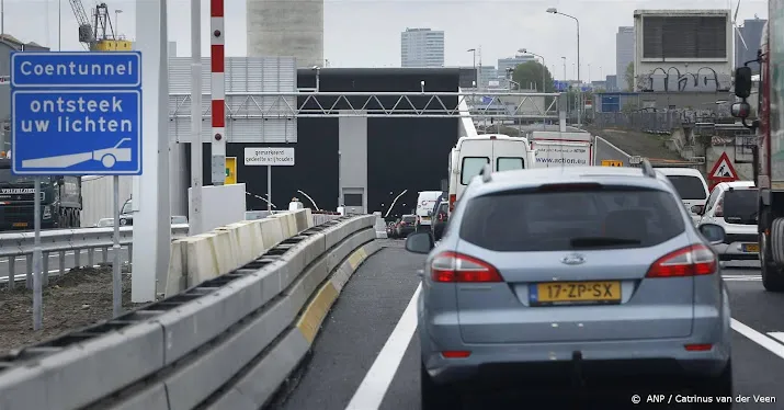 twee weekenden verkeershinder op a10 door aanleg stiller asfalt