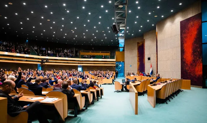 tweede kamer achter verlengen missie mali