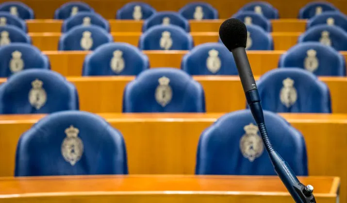 tweede kamer na lange vergaderdag met reces