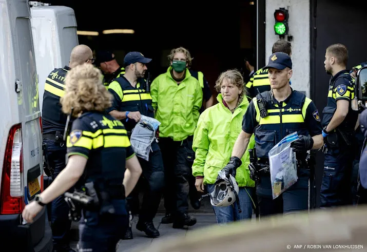 tweede kamer neemt voorzorgsmaatregelen tegen demonstranten