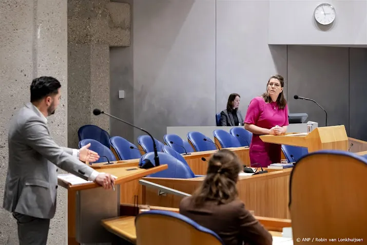 tweede kamer tegen schrappen forse extra bezuiniging op jeugdzorg