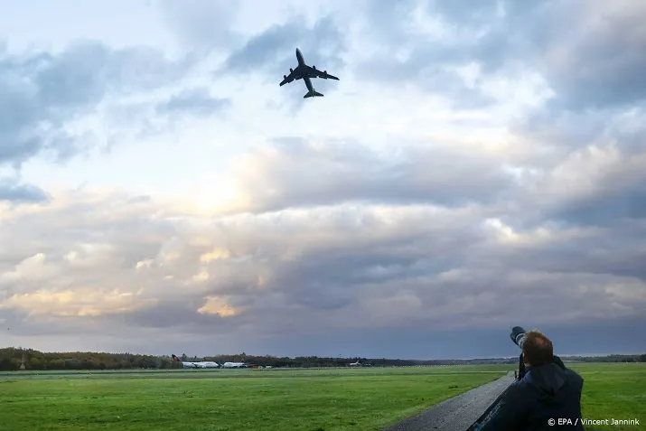 twente airport en inspectie voor de rechter om vertrek jumbojets