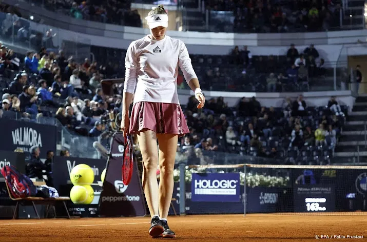 twijfels over fitheid tennisster rybakina vlak voor wimbledon