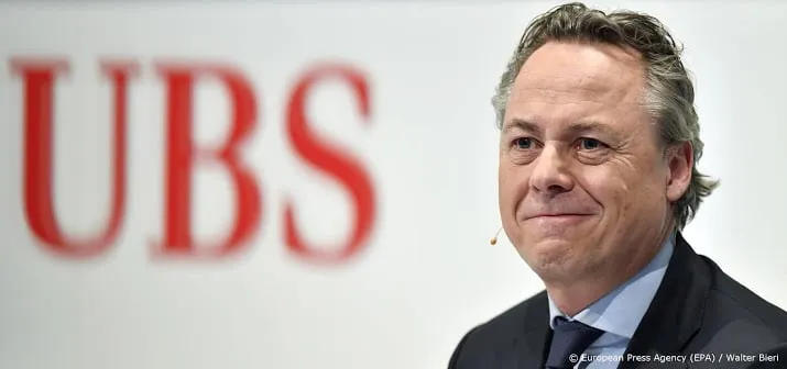 ubs gaat onder topman hamers voor miljarden aandelen inkopen