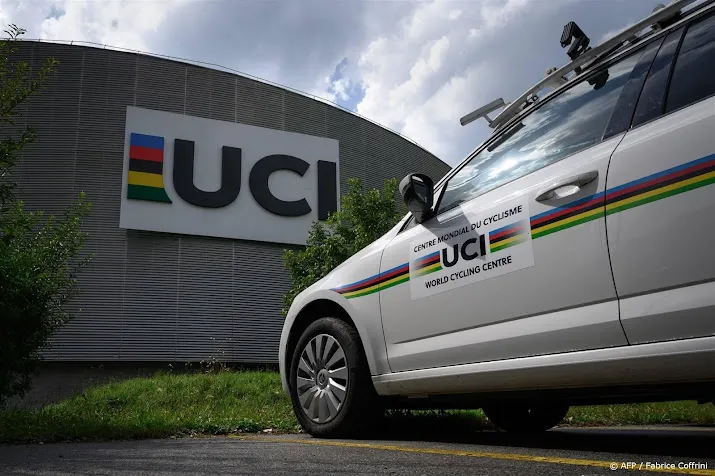 uci sluit transgendervrouwen uit van wedstrijden wielrensters