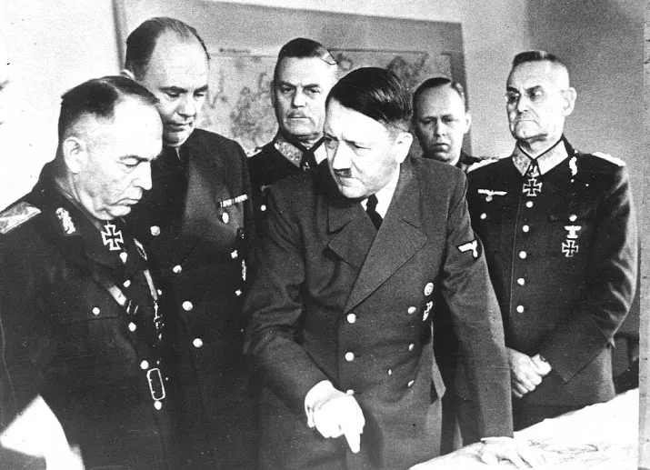 uitgever komt met eerste autobiografie hitler
