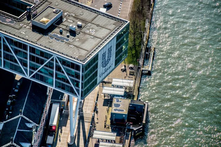 unilever daalt galapagos stijgt in aex