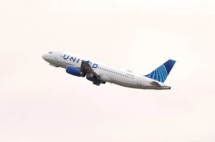 united airlines moet in vs toestellen aan de grond houden om storing