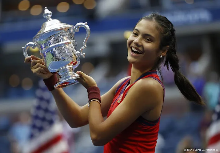 us open winnares raducanu stijgt 127 plaatsen op wereldranglijst