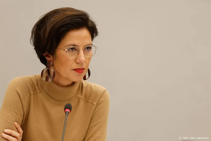 uslu doodsbedreigingen aan adres van schrijvers onacceptabel