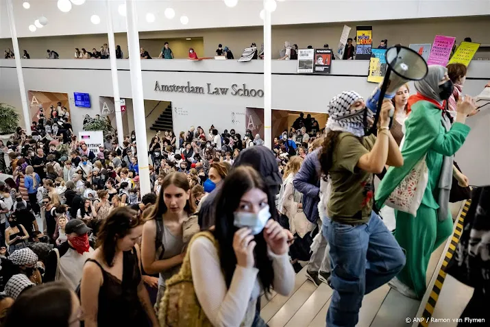 uva verlaat pand als je niets met protestactie te maken hebt