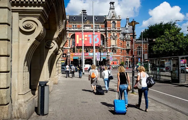 vakantieverhuur amsterdam naar recordhoogte