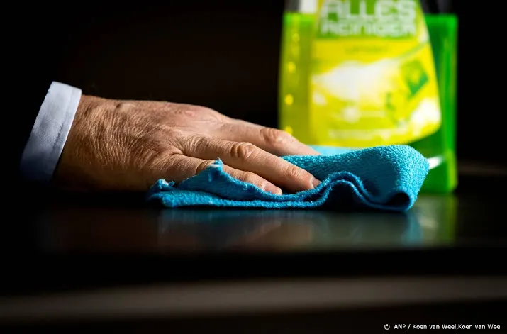 vakbond cnv wil consumentenwijzer over schoonmaak hotels