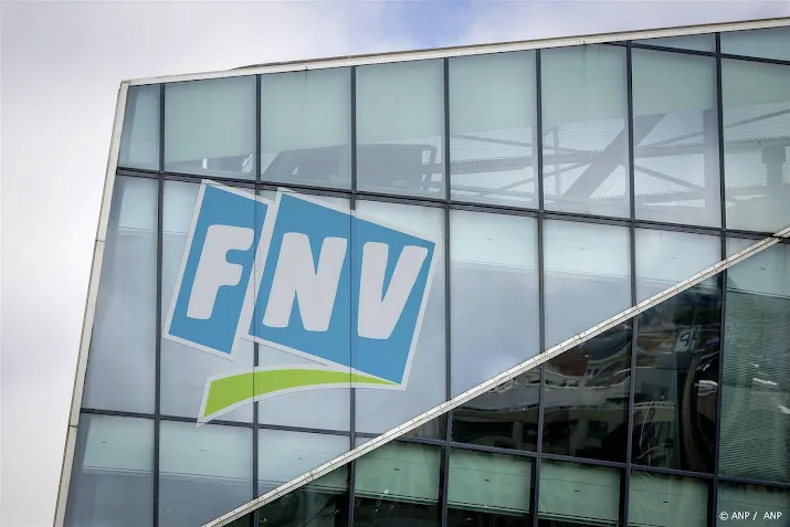 vakbond fnv schrikt van omvang banenreductie signify