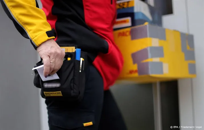 vakbond roept duitse postmedewerkers op ook vrijdag te staken