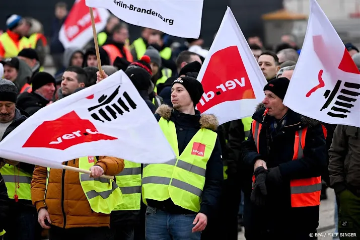 vakbond roept op tot staking beveiligers duitse luchthavens