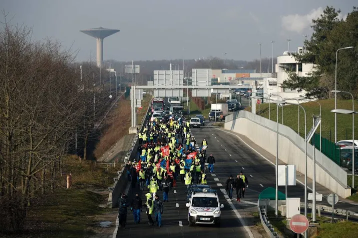 vakbond wil meer stakingen bij air france