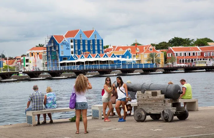 vakbonden curacao roepen op tot grote staking