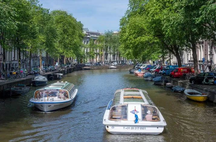 vaker geluidsoverlast op amsterdamse grachten