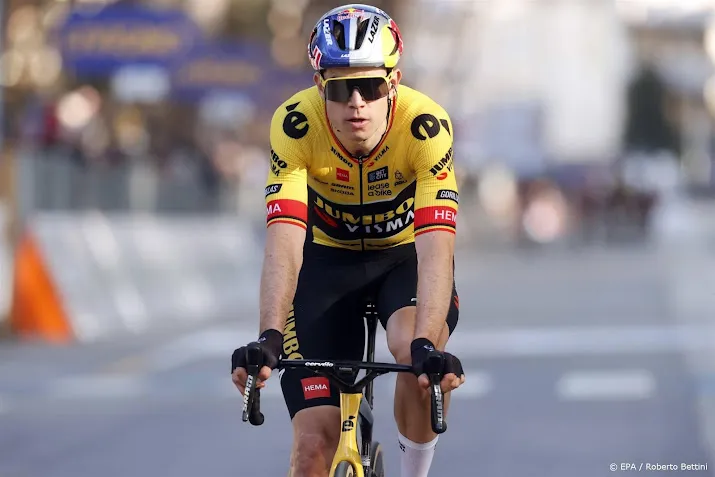 van aert jumbo visma krijgt hulp van van emden in milaan sanremo