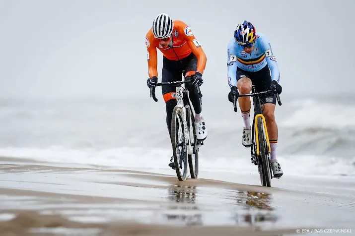 van aert klopt van der poel bij hun eerste crossduel